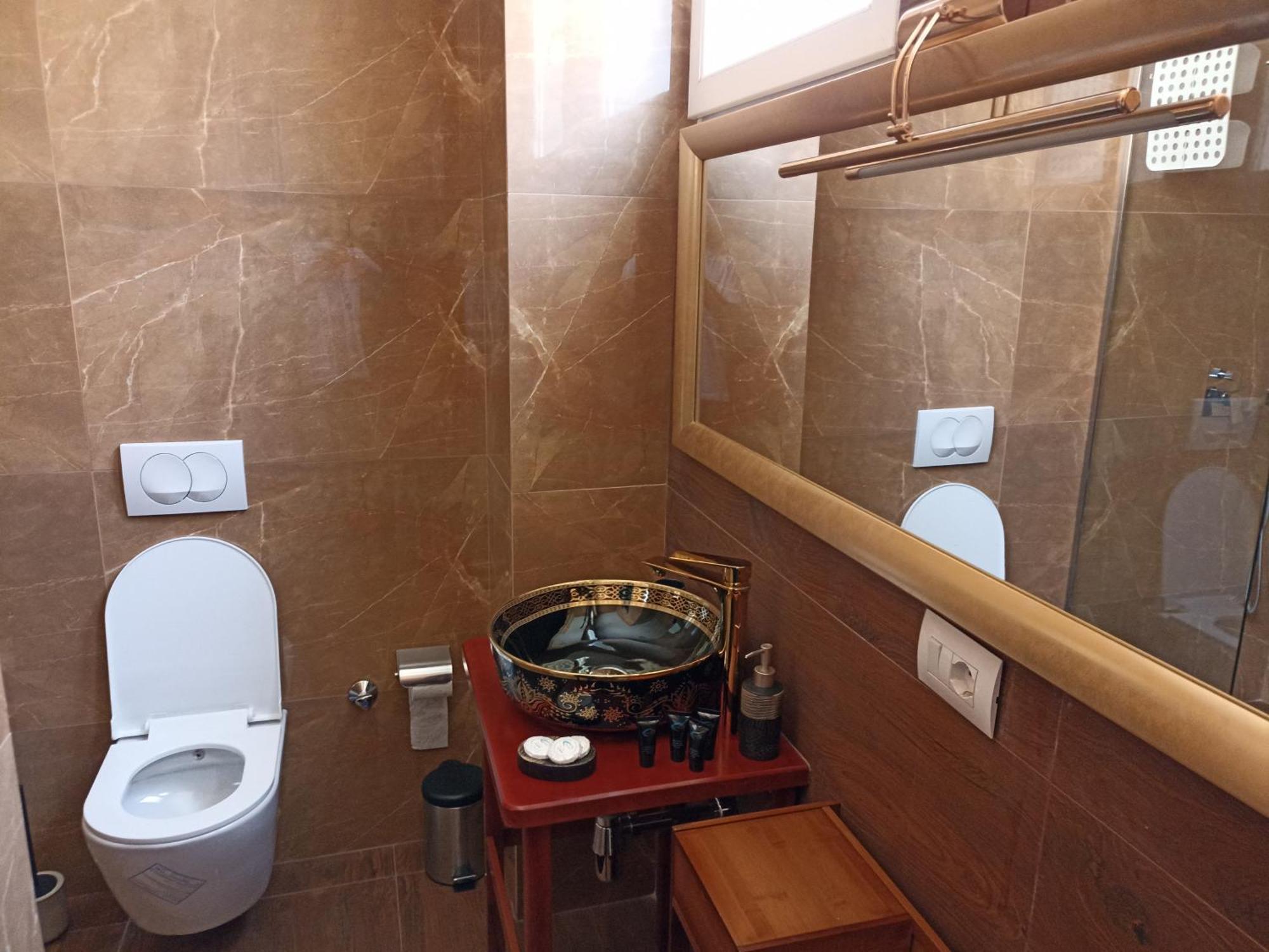 Amo'S Hotel Shkoder Ngoại thất bức ảnh